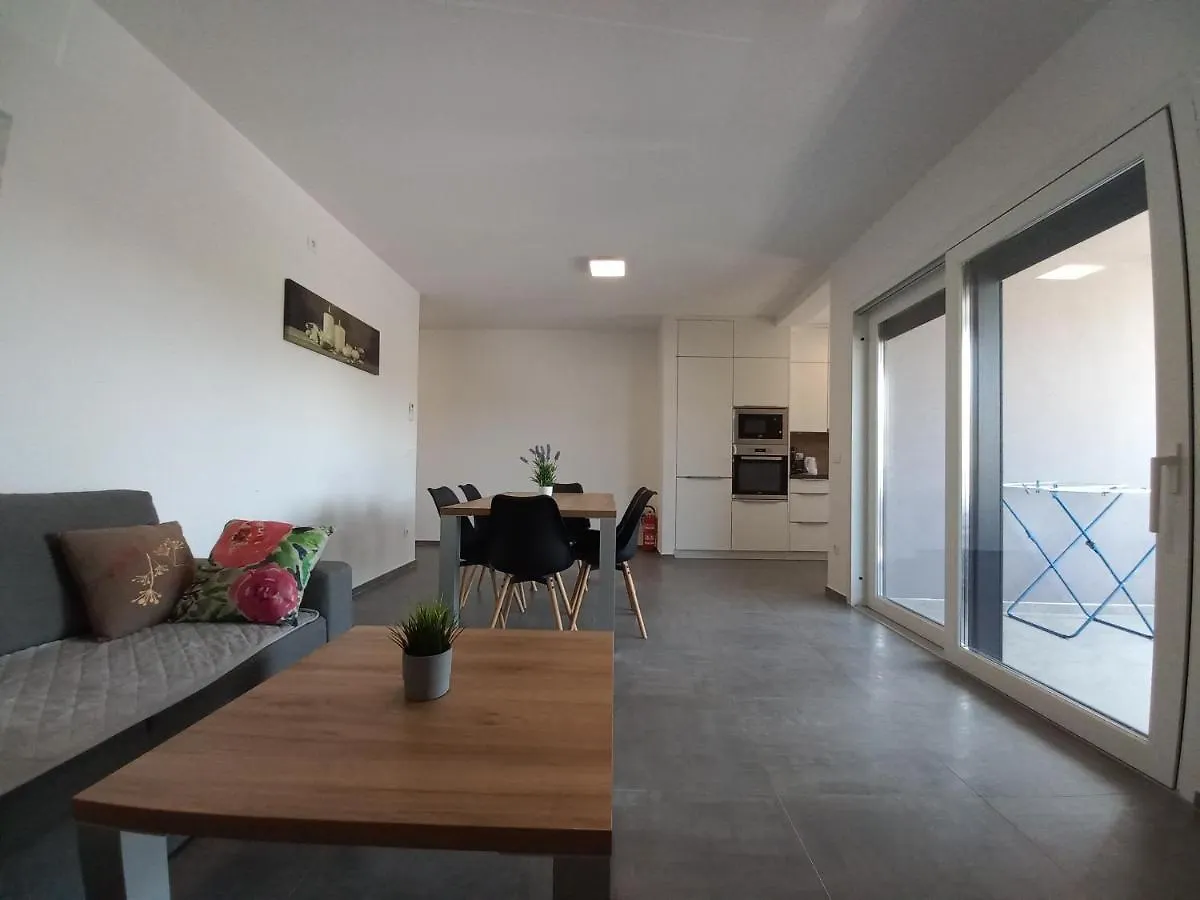 Apartament Apartmen V Vir