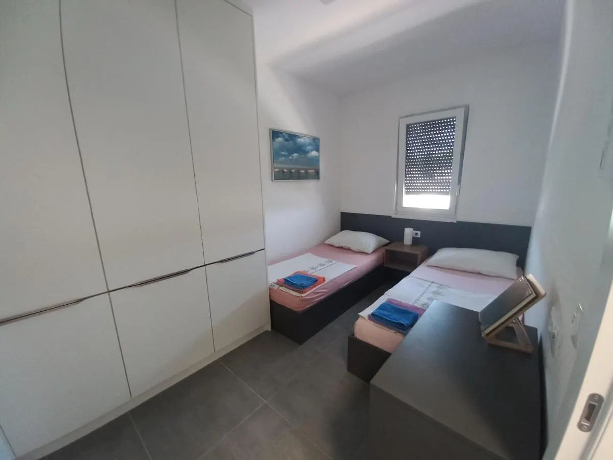 Apartament Apartmen V Vir